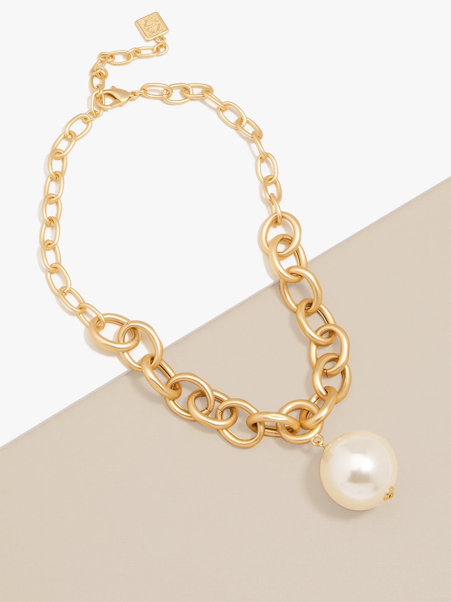 Oval Link Pearl Charm Collar Necklace | ZENZII Wholesale Jewelry